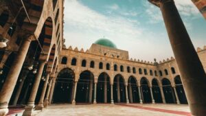 Practical, local guide for Nigerian advertisers looking to secure Oman-based TikTok creators on fixed-fee promos step-by-step tactics, marketplace vs manual search, and negotiation tips.