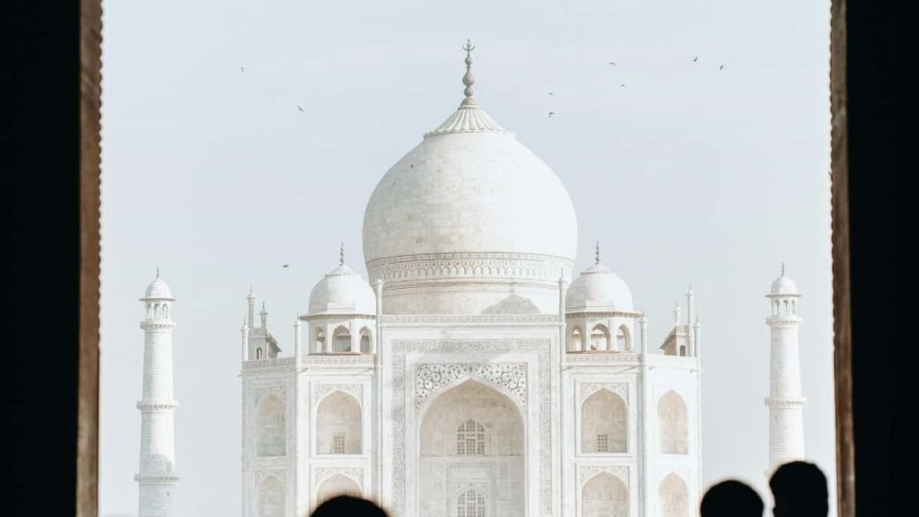 Practical guide for Nigerian advertisers to find Sweden-based Clubhouse creators, build creator-led sustainability campaigns, and execute authentic localised activations.