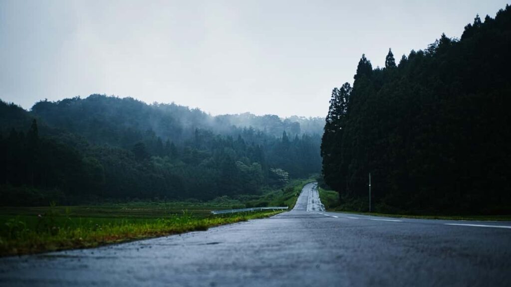 Practical playbook for Nigerian creators to connect with Croatian brands on KakaoTalk and convert chats into course signups local tactics, outreach scripts, and channel map.