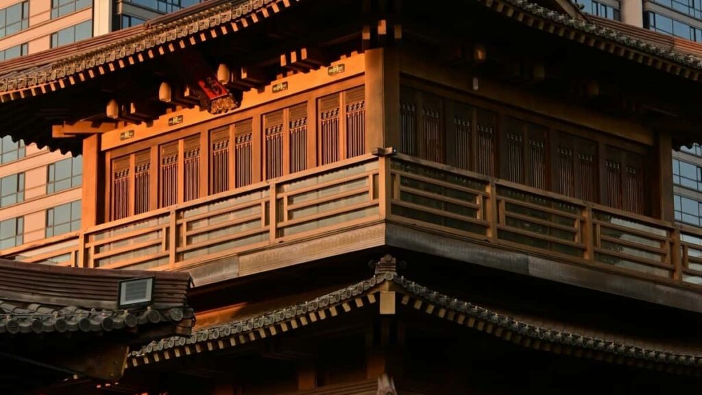 Practical playbook for Nigerian creators on how to reach Cyprus brands via Clubhouse and turn live game streams into paid sponsorships quick wins, outreach scripts, and local tips.