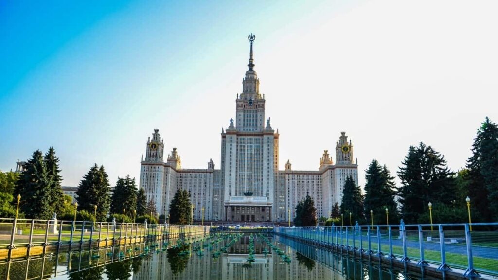 Practical guide for Nigerian creators on reaching South African brands via Reddit tactics, messaging templates, and where to play for real exposure.