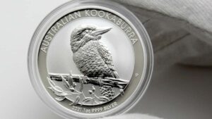 Practical guide for Nigerian creators on contacting Cyprus brands via KakaoTalk and closing flat-fee deals outreach scripts, localisation tips, and privacy notes.