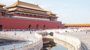 Practical guide for Nigerian advertisers on finding Slovenia-based Viber creators to run influencer-driven flash sales, with tactics, data, and execution playbook.