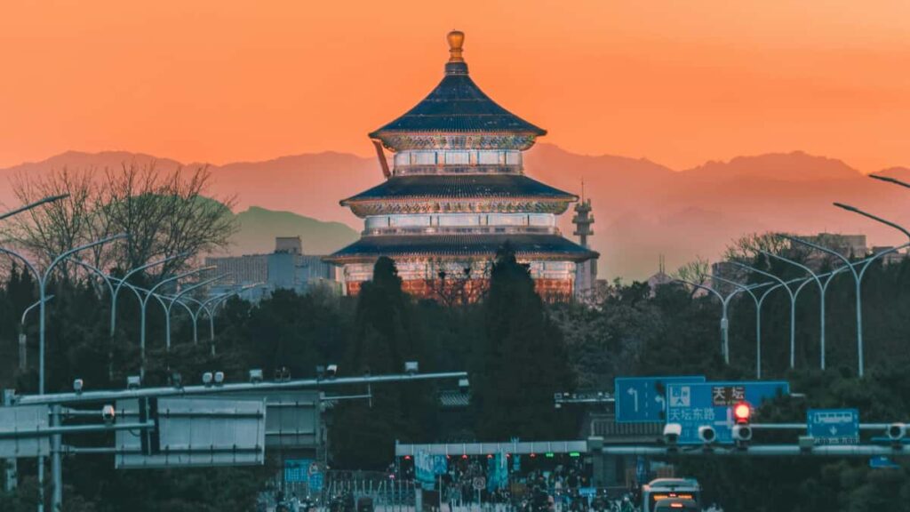 Practical playbook for Nigerian creators to pitch Ivory Coast brands on Xiaohongshu, pair discovery with Dianping-style offers, and win long-term deals.