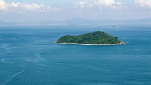 Practical playbook for Nigerian creators who want styling-collab deals with Malaysian brands on Instagram outreach scripts, cultural tips, platform hacks, and a quick data snapshot.