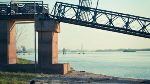 Practical guide for Nigerian advertisers to discover Switzerland-based eBay creators and use them to promote wellness routines via influencer partnerships.